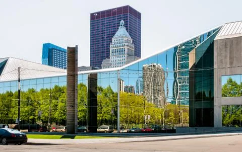 Top Metropolitan Tower behind reflection of the city Chicago Stock Photos