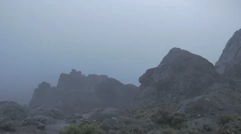 Top of Terbi Peak. Cloudy Vídeos de archivo 45813125