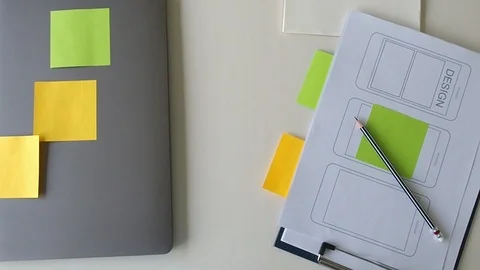 Top veiw with panning left of UX or UI designing with sticky note Stock Footage 118348384