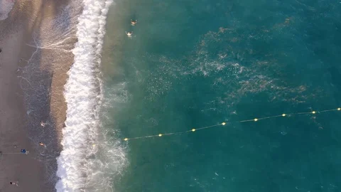 Top view of a beach with turquoise sea water Stock-Footage 122063637