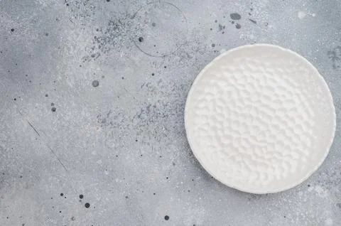Top view blank ceramic plate with patterned surface, modern minimalist tabl.. Stock Photos