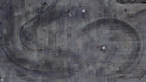 Top view of the car drifting on the race track. Vidéo 87924892