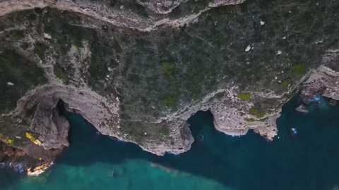 Top view of a cliff on the seashore 库存影片 239853743
