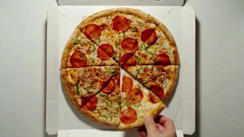 Top view Close up shot of taking a piece of freshly baked pizza tasty Vídeo Stock 336586674