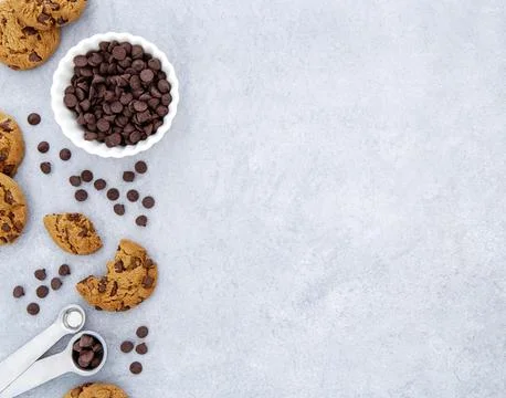 Top view cookies chocolate chips copy space Foto stock