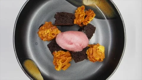 Top View Of A Course From A Tasting Menu -  Rotating Dessert Vídeos de archivo 133138166