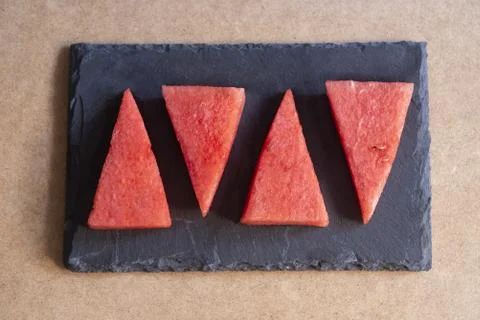Top view of cut watermelon with a triangular shape Foto stock