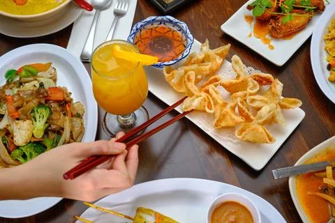 Top view of a dinner table with an array of delicious meals Foto stock