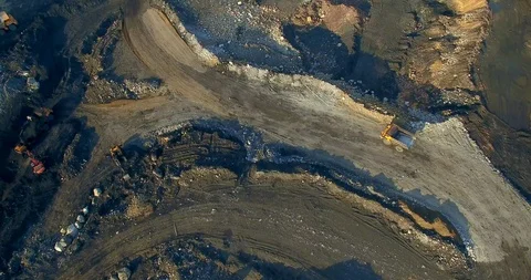 Top view Drone flies over tipper truck 库存影片 121101418