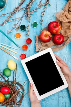 The top view of easter on wooden table office workplace Stock-Fotos