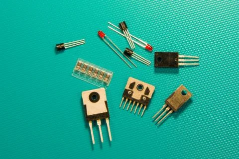 Top view of an electronic component, such as a transistor, capacitor, LED, mi Foto stock
