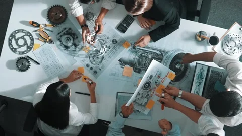 Top view of engineer point at turbine engine at meeting table. Alimentation. Video stock 268967496