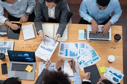 Top view financial dashboard data display on laptop screen. Concord Foto stock