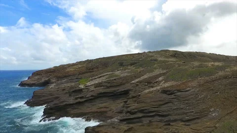 Top view of The Giant Waves, Foaming And Splashing In The Ocean Video stock 94555219