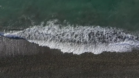 Top View of the Giant Waves, Foaming and Splashing in the Ocean, Sunny Day, Video stock 102269927