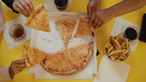 Top view of Group of hungry friends people hands taking slices pizza enjoying Vídeo Stock 336586705