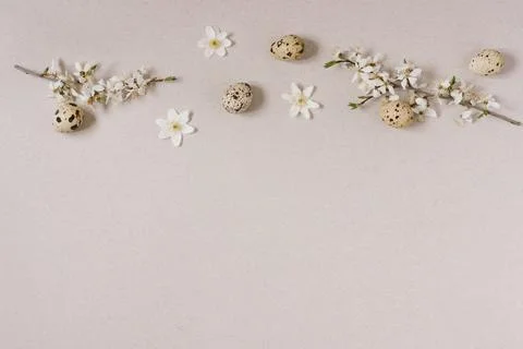 Top view of the Happy Easter holiday background concept decoration arrangemen Foto stock