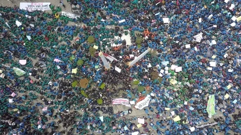 Top View of Huge students demonstration with blue shirt rejected the policies Video stock 125060824