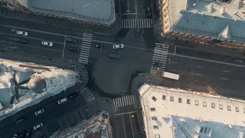 Top view of intersection of five corners in Zagorodny avenu in Saint Petersburg, Vídeos de archivo 125409309