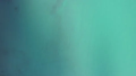 Top view of the iridescent gradient of water. Video stock 202130399