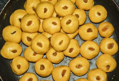 Top view of a large batch of traditional Indian mawa peda sweets Фото