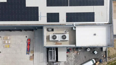 Top view of a large Italian warehouse dedicated to fresh produce handling Vidéo 341465637