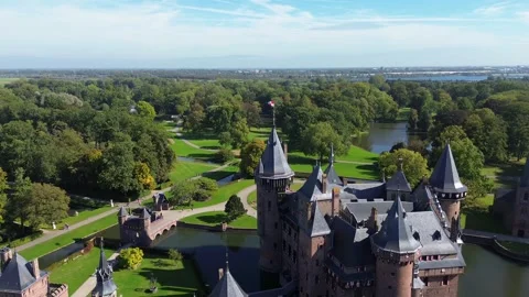 Top view of the largest castle in the Netherlands, De Haar. Stockbeeldmateriaal 255311561