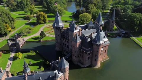 Top view of the largest castle in the Netherlands, De Haar. Video stock 256989375