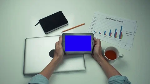 Top view male hands using tablet with green screen Stock Footage 82889508