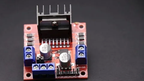 Top view of motor driver or L298N driver used to make robotic projects 스톡 동영상 150137793