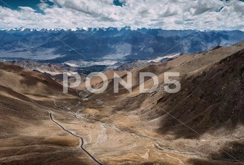 Top view on the mountain road to Leh Ladakh Stock Photos