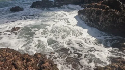 Top view of ocean waves between corals Video stock 319808045