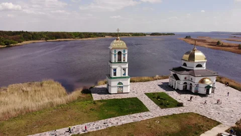 Top View on Old Ukrainian Churche by River 스톡 동영상 263927062