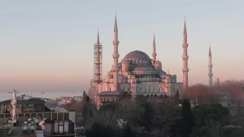 Top view over Sultan Ahmed Mosque or Blue Mosque, Sultanahmet, Istanbul, Turkey Video stock 124730040
