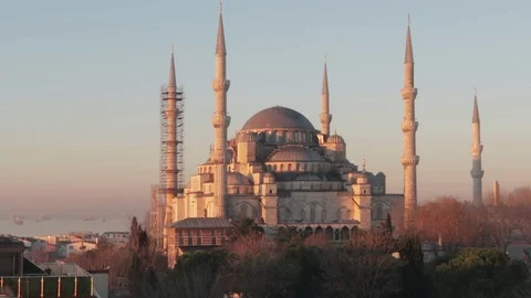 Top view over Sultan Ahmed Mosque or Blue Mosque, Sultanahmet, Istanbul, Turkey Stock Footage 124730554