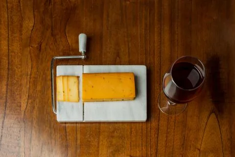 Top view of pepper jack cheese and red wine Foto stock