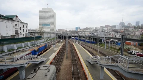 The top view on the platform of the railway station. 動画素材 89826368