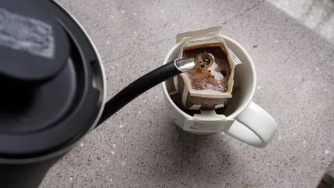 Top View Pour Over Coffee Brewing Into Mug With Drip Filter. 스톡 동영상 333694932
