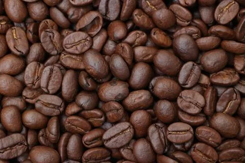 Top view of roasted coffee beans 库存照片