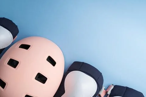 Top view of roller skates protective gear set - knee, elbow and wrist pads and Stock Photos