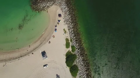 Top view rotating aerial video of Haulover Beach, Miami. Rotate 4K, Real time. Video stock 57433765