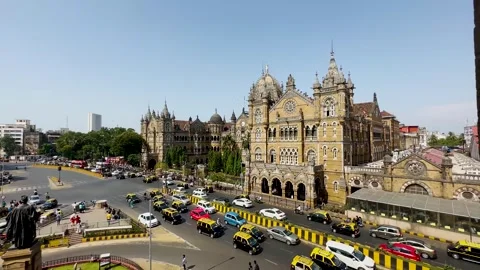 Top view of rush hour traffic outside historical landmark.Mumbai, India. Stock Footage 242084167