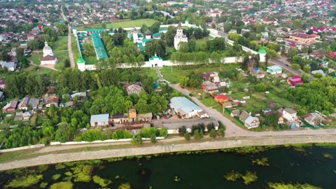 Top view of a scenic view from a drone on the city of Aleksandrov Video stock 160976153