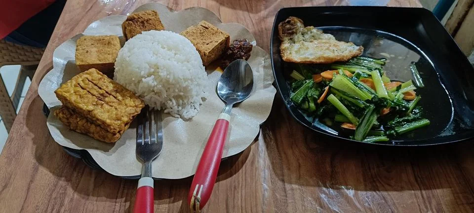Top view of simple dinner Fotos Stock