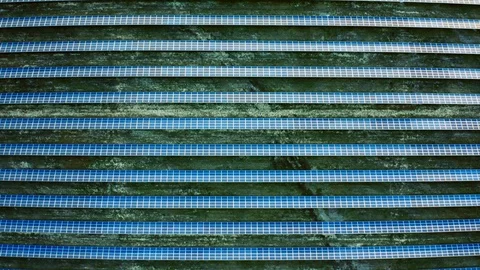 Top view of a solar power station, renewable energy, solar panels. 库存影片 124944438