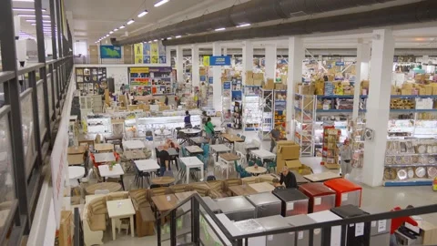 Top view of store hall with building materials, tools and furniture. Vídeo Stock 276613639