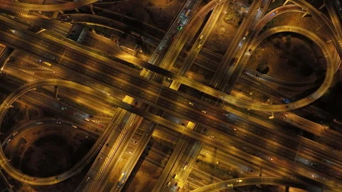 Top view of traffic on a roundabout road at night Vídeos de archivo 263173703