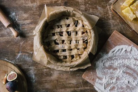 Top view uncooked fig pie Stock Photos