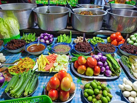 Top view of various vegetable types and Shrimp Paste Dip, various chili. Foto stock