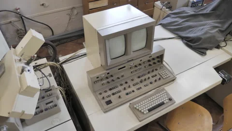 Top View Of Vintage Old Pc Computer 80S 90S Style With Double Screen 스톡 동영상 157993067